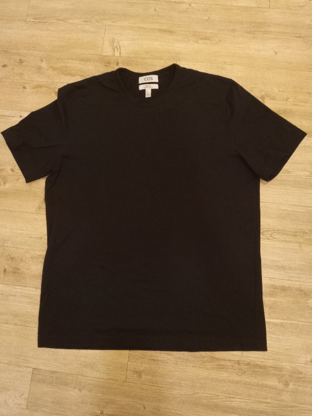 COS Men's black regular t-shirt L